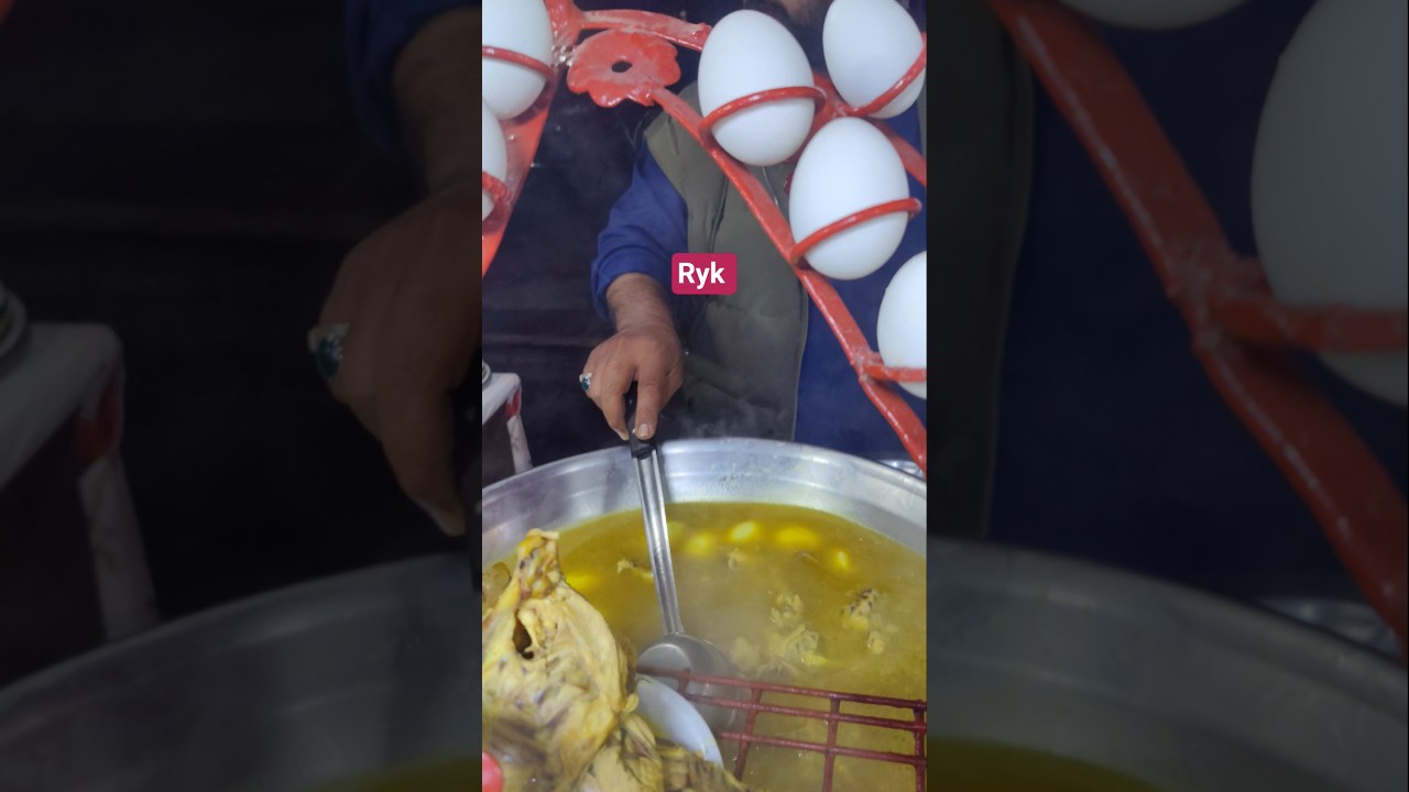 ریلوے چوک رحیم یار خان کی نمبر ون یخنی 😍 | Yakhni Point RYK Street Food