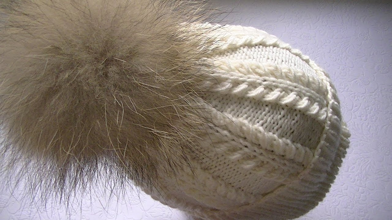 Вяжем  шапку спицами  узором 