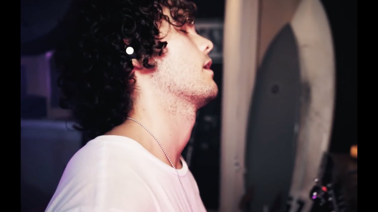 Dante Marino - Little Wing (Jimi Hendrix live looping cover)