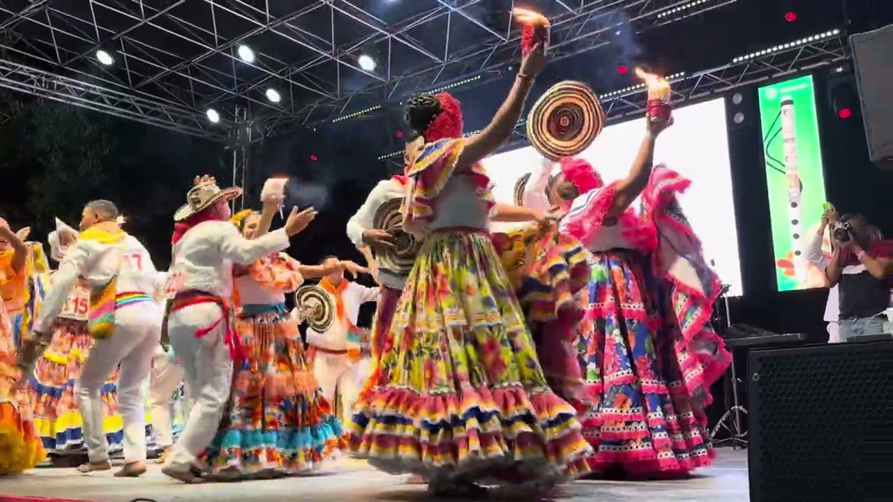 RUEDA DE CUMBIA, PAREJAS BAILADORAS DEL FESTIVAL NACIONAL DEL PITO ATRAVESA’O 2024