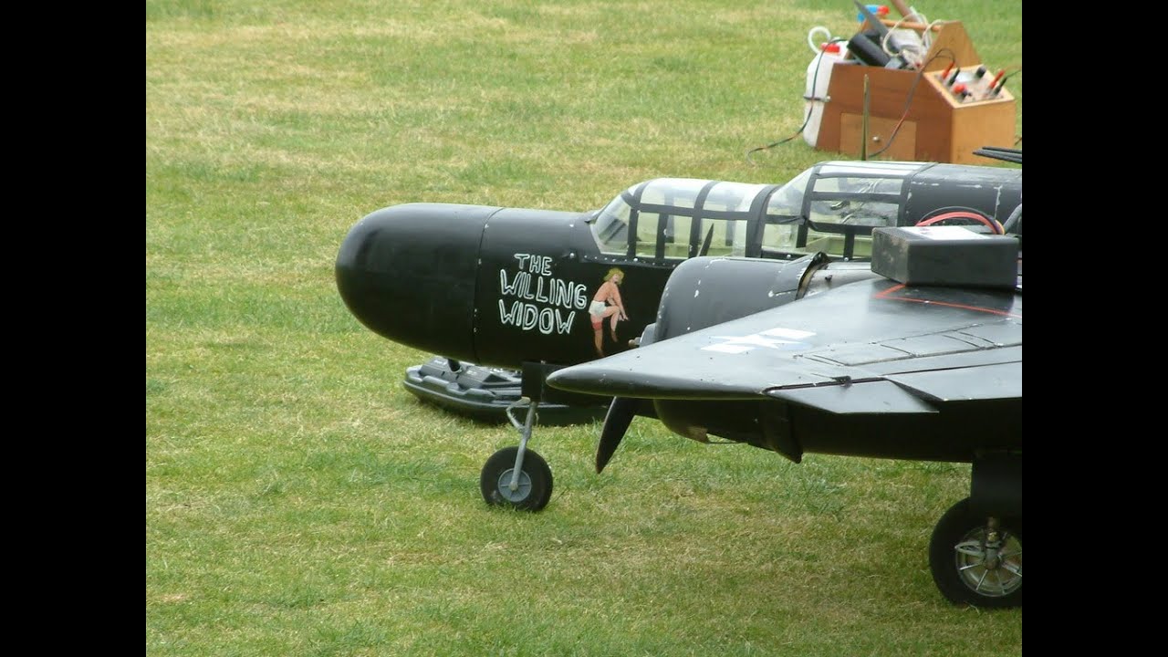 2x Northrop P-61 Black Widow flying together