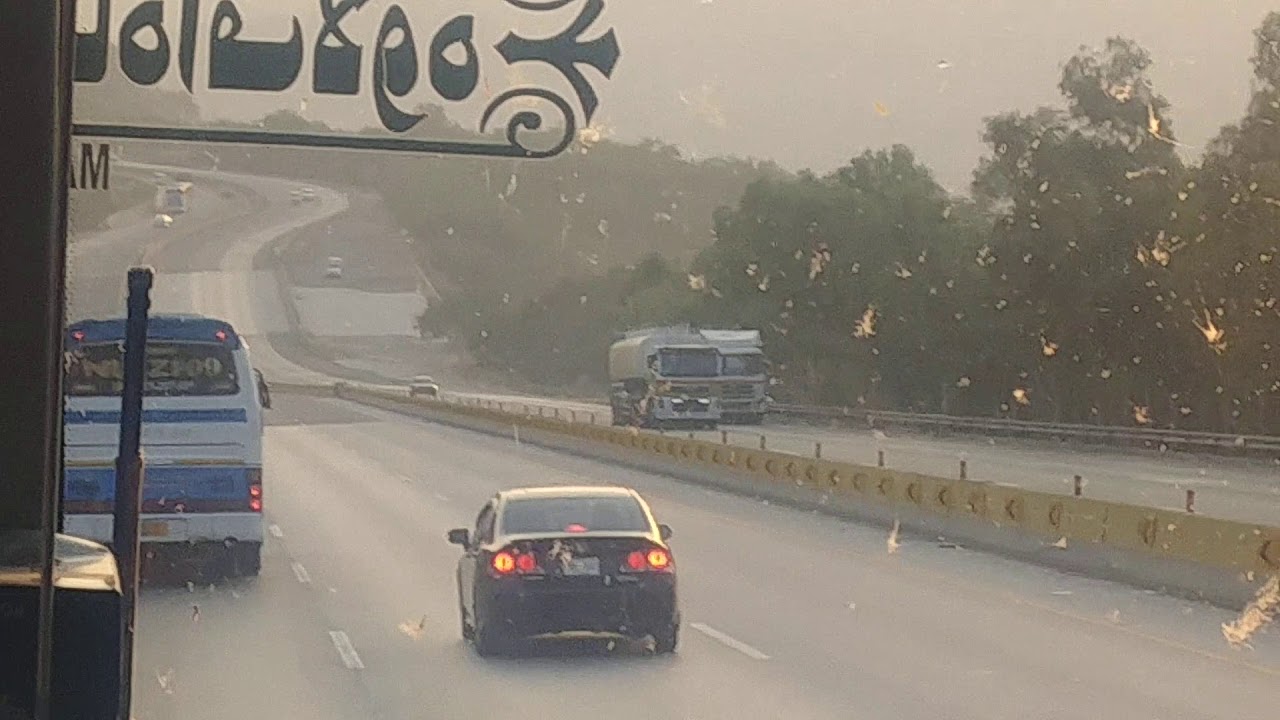 Al Awan yutong sana coach Al Shahbaz daewoo and other coaches at salt range motor way kalarkahaar