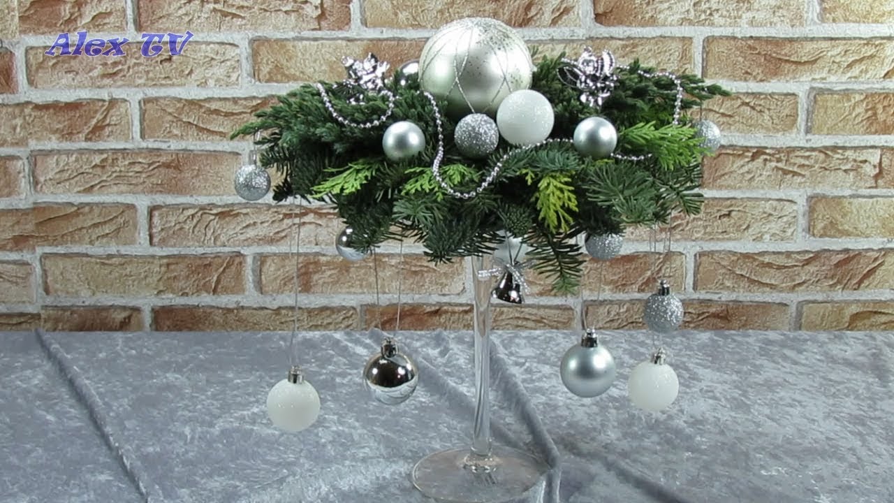 Weihnachtsdeko Ideen . Adventsgesteck  / Adventskranz selber basteln .