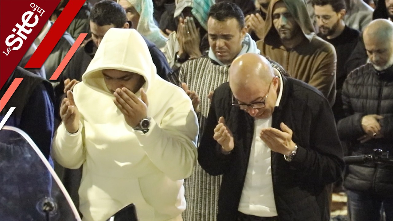 خشوع وبكاء في دعاء ليلة القدر بالرباط