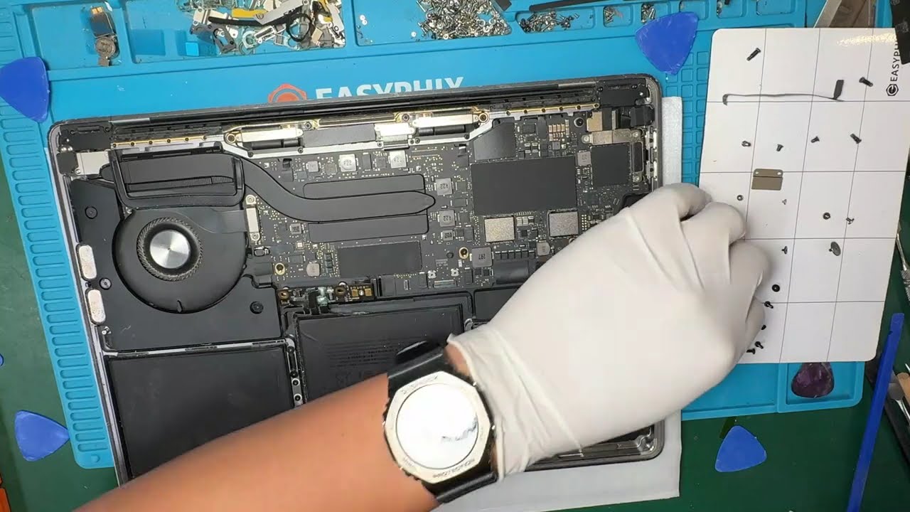 MacBook Pro 13 A2289 Battery Replacement