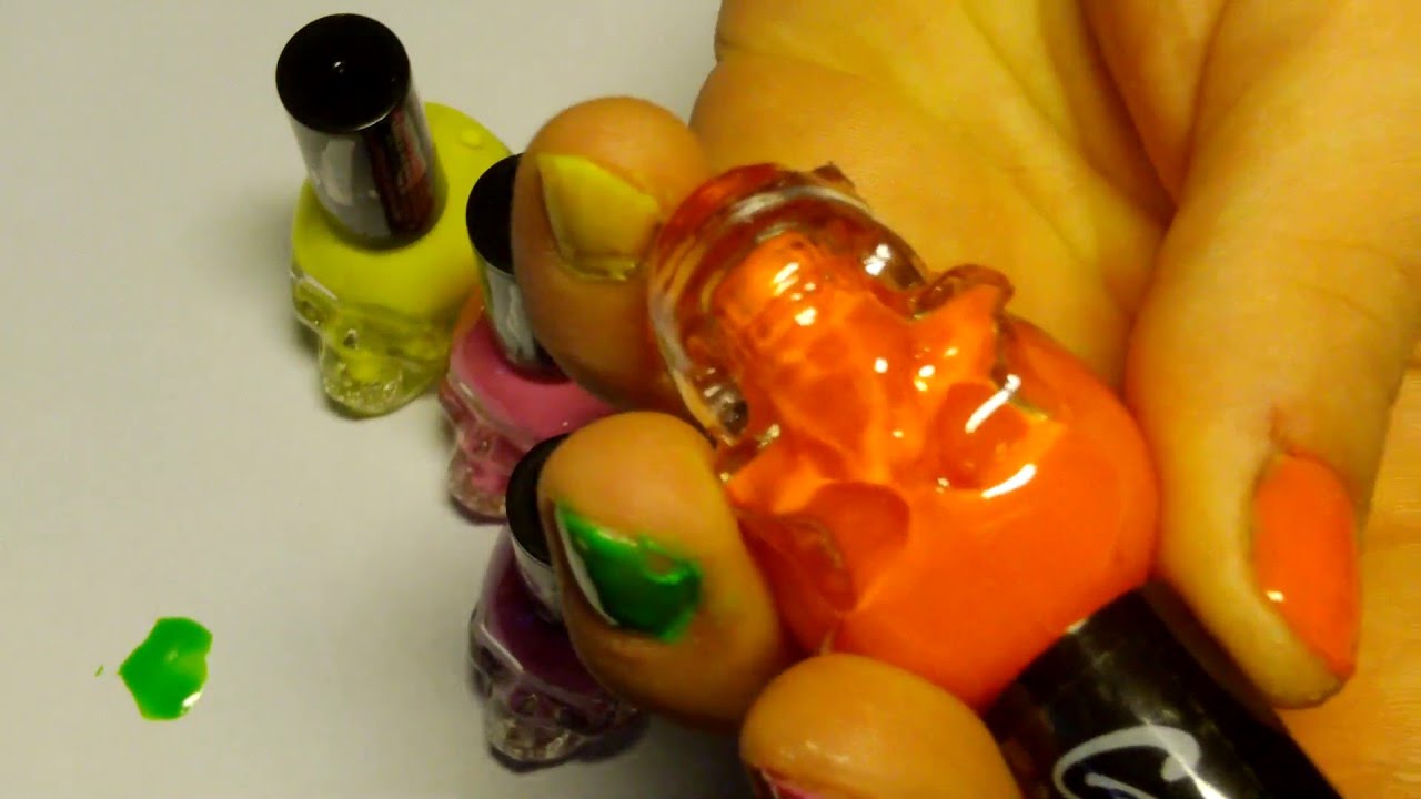 ASMR Painting my nails -No talking