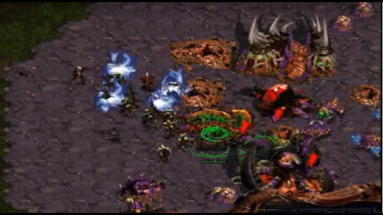 StarCraft Gameplay - Hunters KeSPA - Zerg vs 7 Protoss computers (저그 대 토스 1v7 fast lurker 초반 노멀티!!)