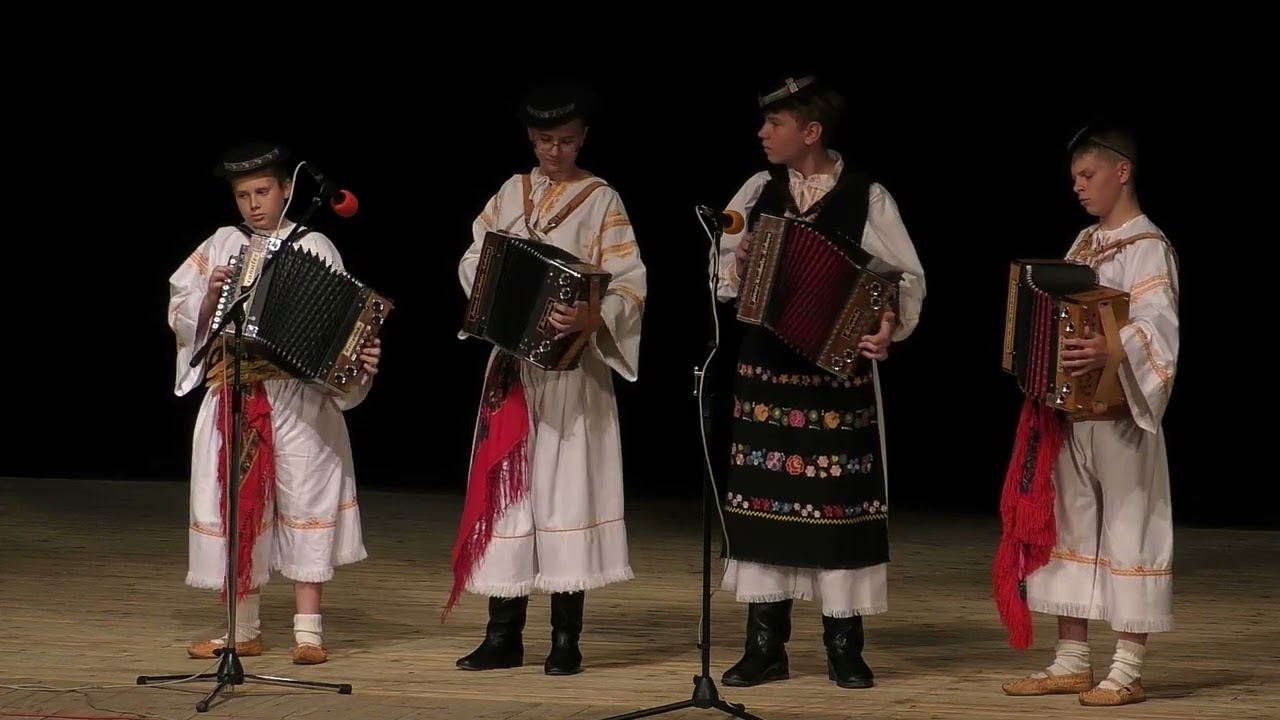 Mladí Heligonkári z Lučenca – Písala kráľovná na cisárov, Pozdola majera, Tadeto tadeto