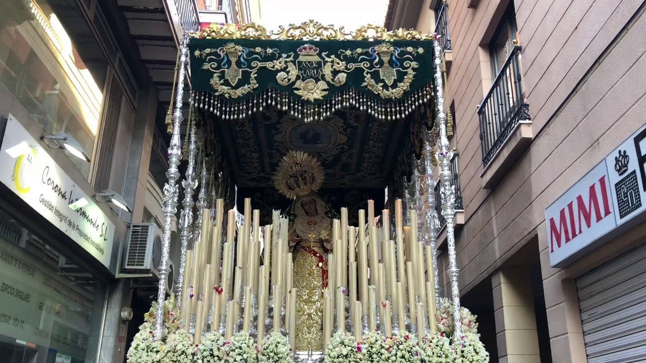 Esperanza de Granada Coronada a su paso por la calle Paz - Una corona de Esperanza - 13/10/2018