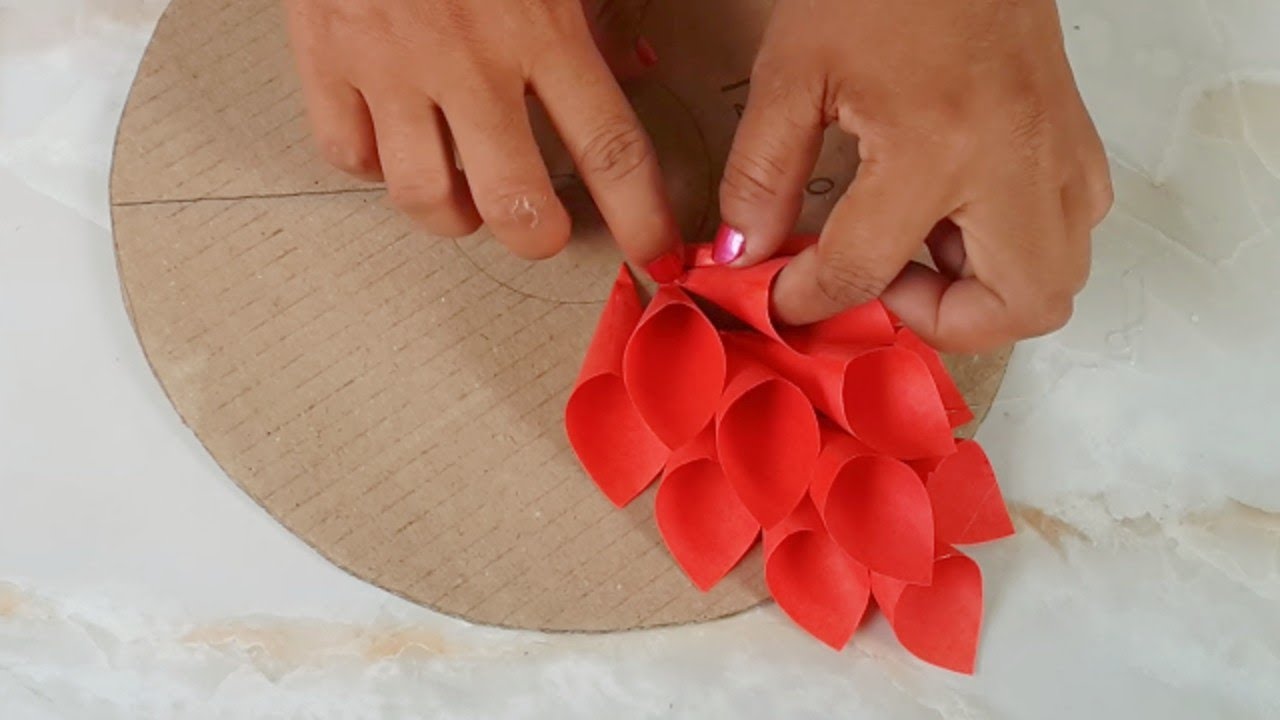 2 easy paper flower wall hanging. Easy wall decoration ideas. Paper craft. Diy. Home decoration idea