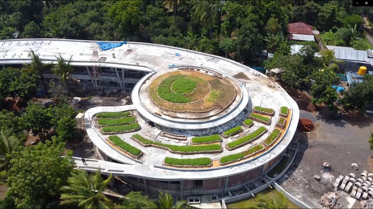 Visual story of the building of Amisewaka - Desa Les Community Center