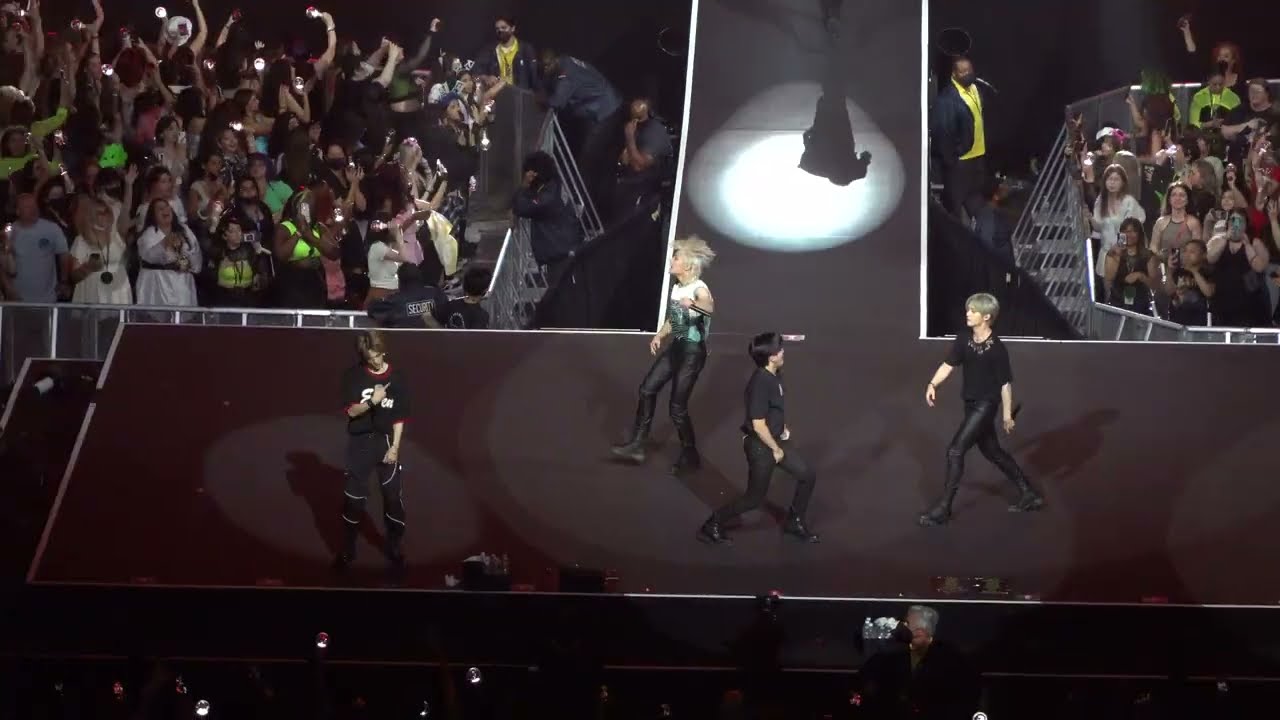 Stray Kids - YAYAYA @ Prudential Center, Newark, NJ 06-29-22