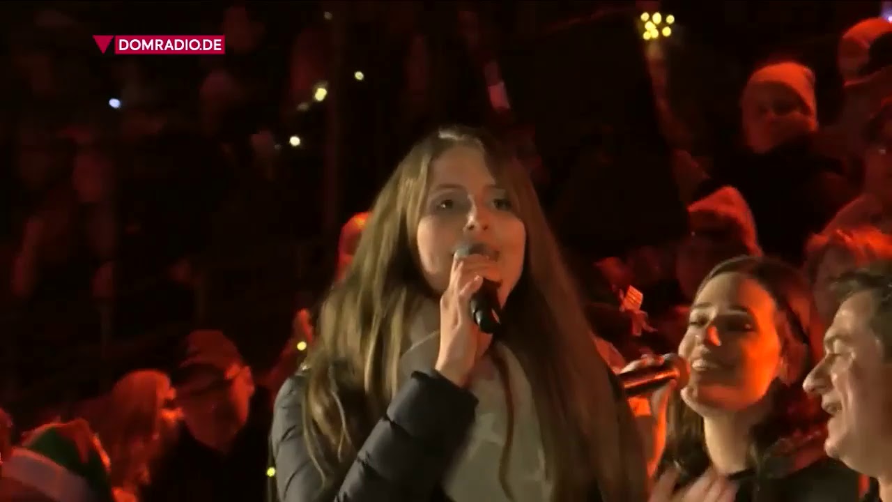 Jetzt Weihnachtslieder mit 40.000 Menschen  aus dem Kölner Rheinenergie-Stadion singen!