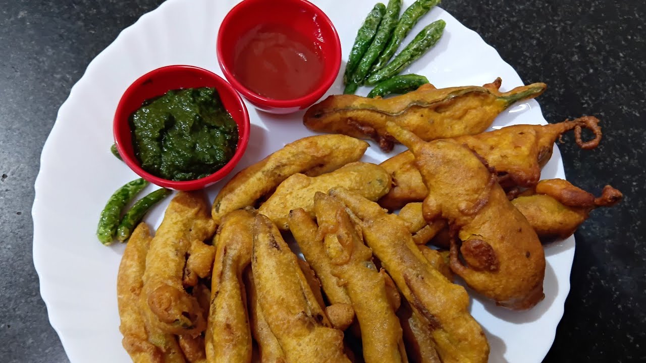 Evening Snacks | मिर्ची के पकोड़े | Street Side Mirchi Pakora Recipe | Mirchi Pakoda | Bhajiya 