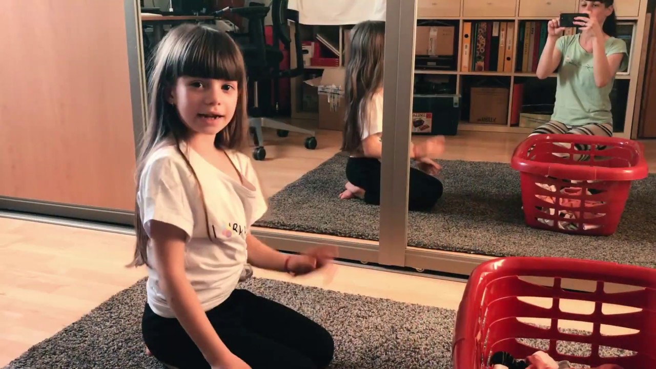 BALANSUJEME DOMA / Baby Balance - Skladanie prádla - cvičenie pre deti