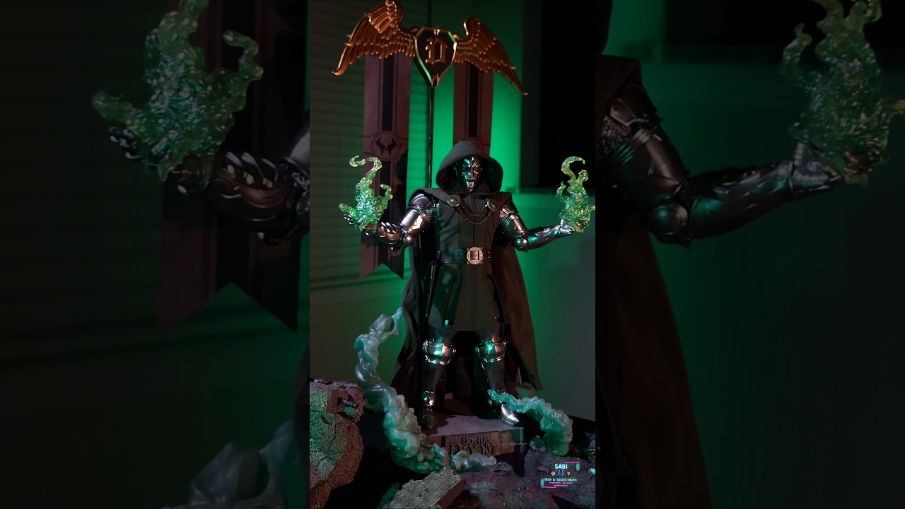 Hot Toys Doctor Doom Unboxing 