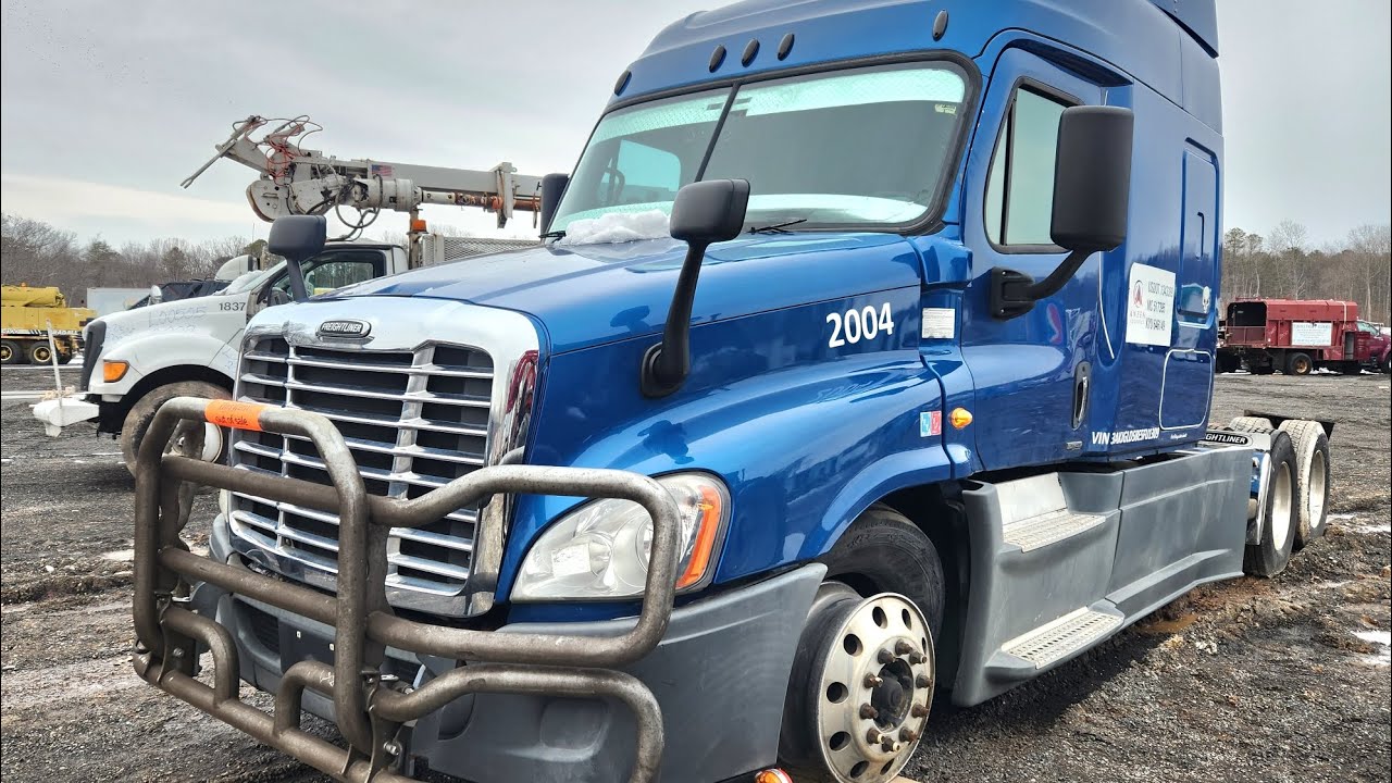 (L00561) 2014 Freightliner Cascadia 125, TRUCK-