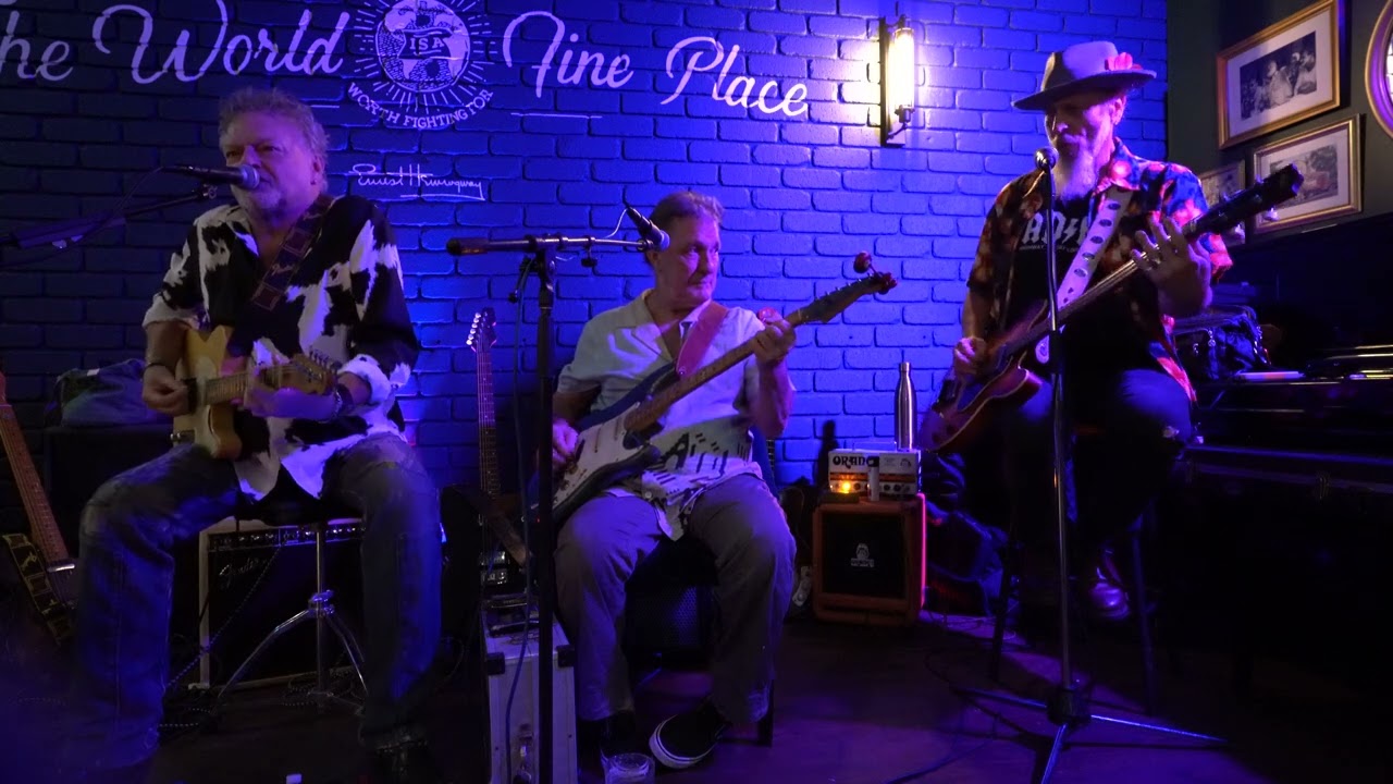the Yowie band  C0004