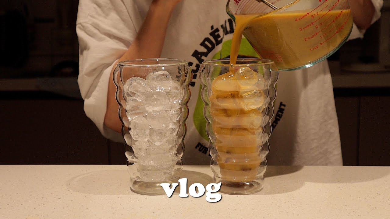 vlog 존맛!단호박미숫가루ㅣ특이한 수박썰기ㅣ구독자들께 샤넬 플랙스ㅣ토마토사과스프ㅣ그림 구입
