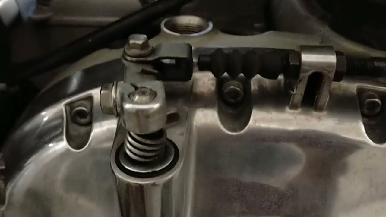 Cambio aceite Royal Enfield Interceptor 650
