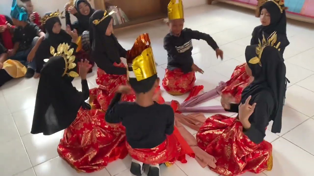PENAMPILAN TARI JEPIN SELENDANG PONTIANAK KELAS 5 KELOMPOK 3
