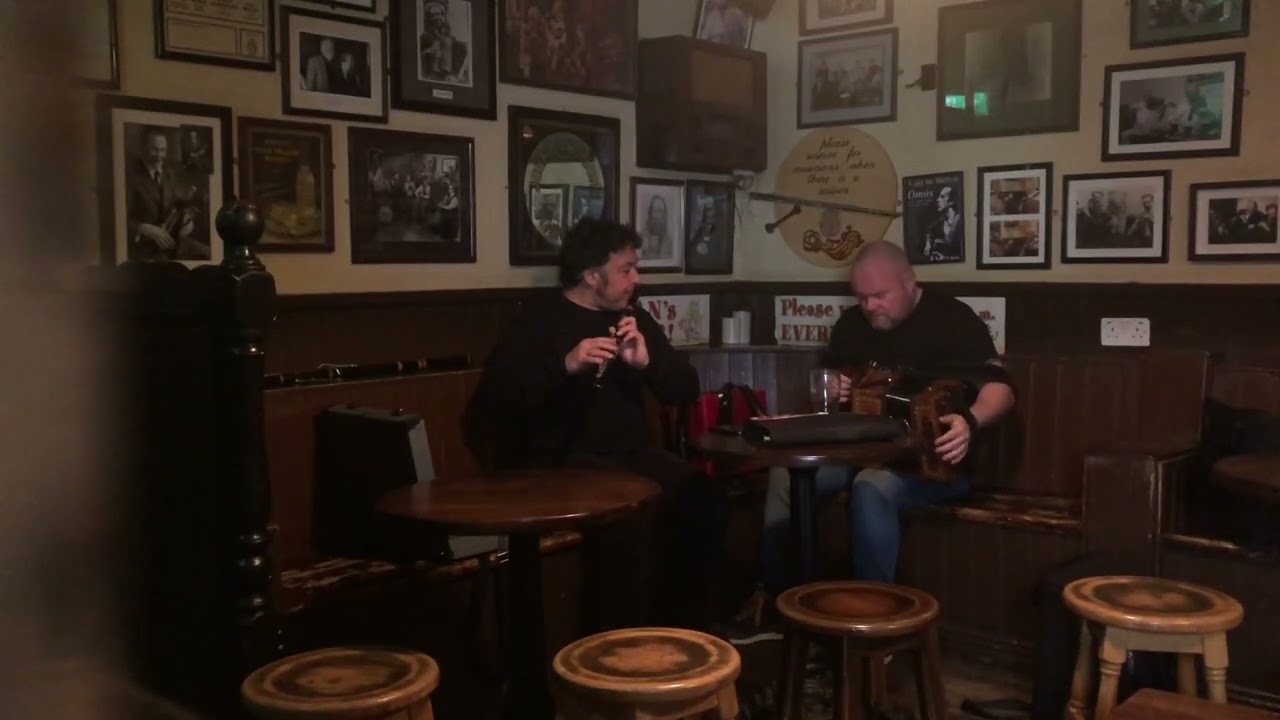 Donegal Reels - Ies Muller & David Munnelly on wooden flute and accordeon