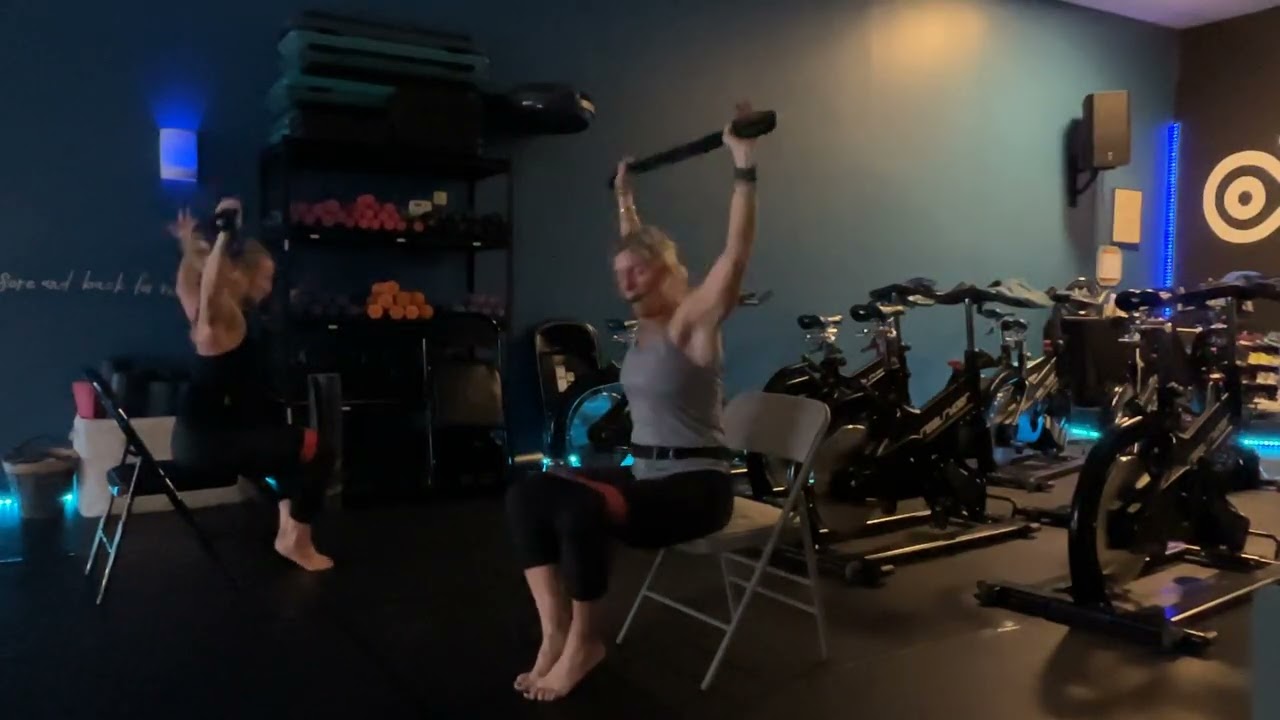 Band fit with chair ￼