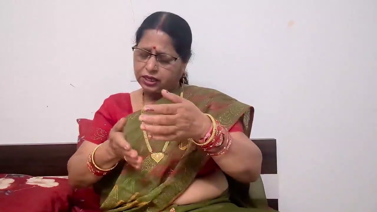 आज का भजन:- मेरे बांके बिहारी लाल मेरा मन रखियो चरणों में...