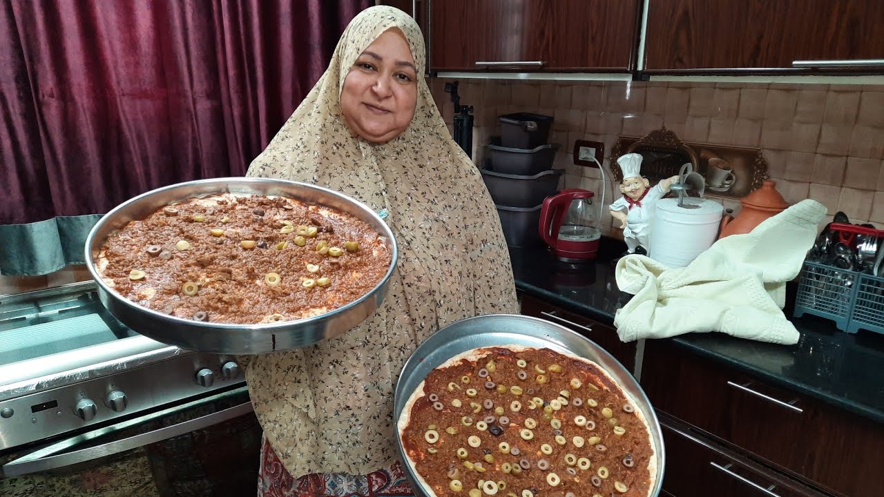 اكبر صنية بيتزا💃بطريقه ساهله ومش مكلفه😅