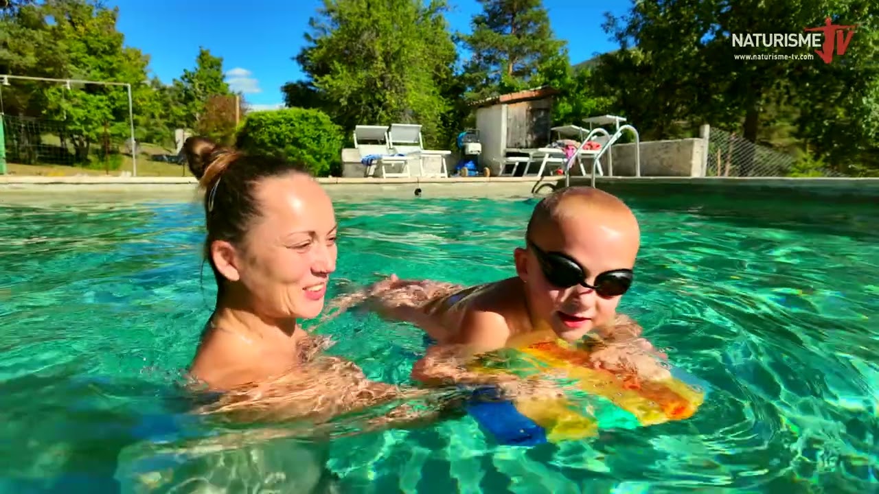 Camping Le Haut Chandelalar: Un paradis naturiste familial entre Verdon & M&eacute;diterran&eacute;e (Provence)