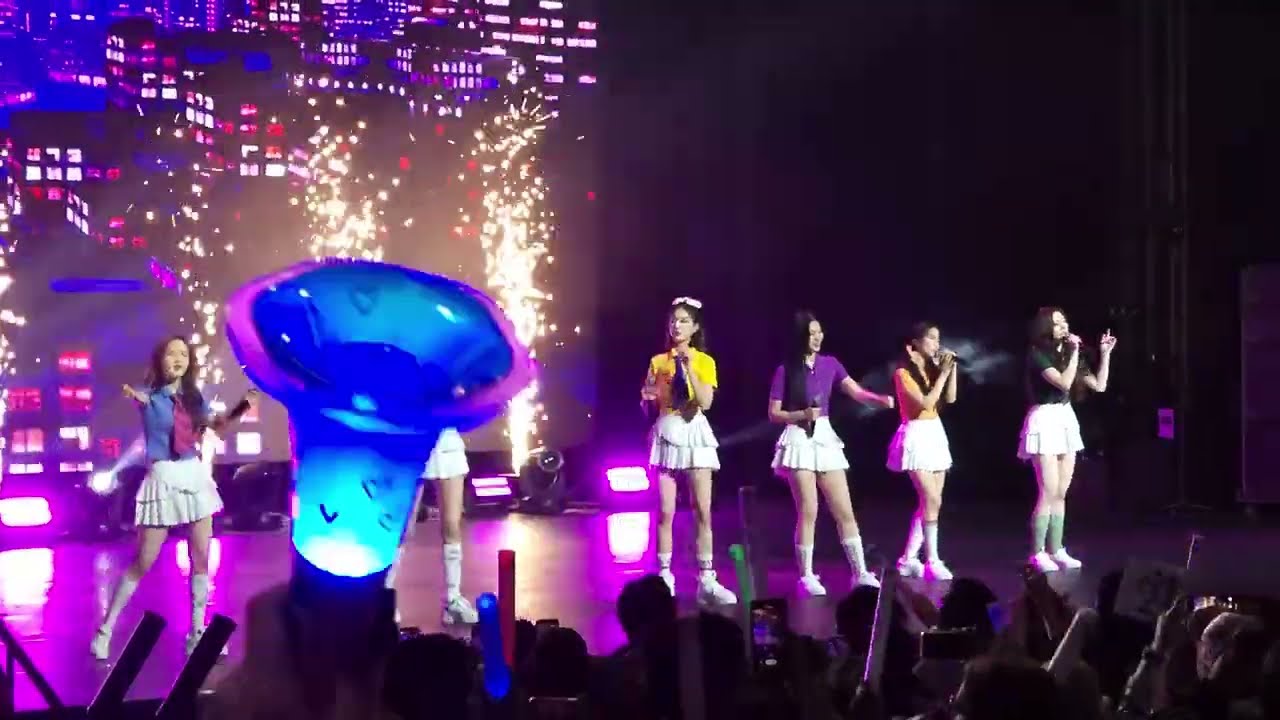 STAYC - good 4 u (Olivia Rodrigo cover) - Fancam KCON Chicago IL 2022.05.21