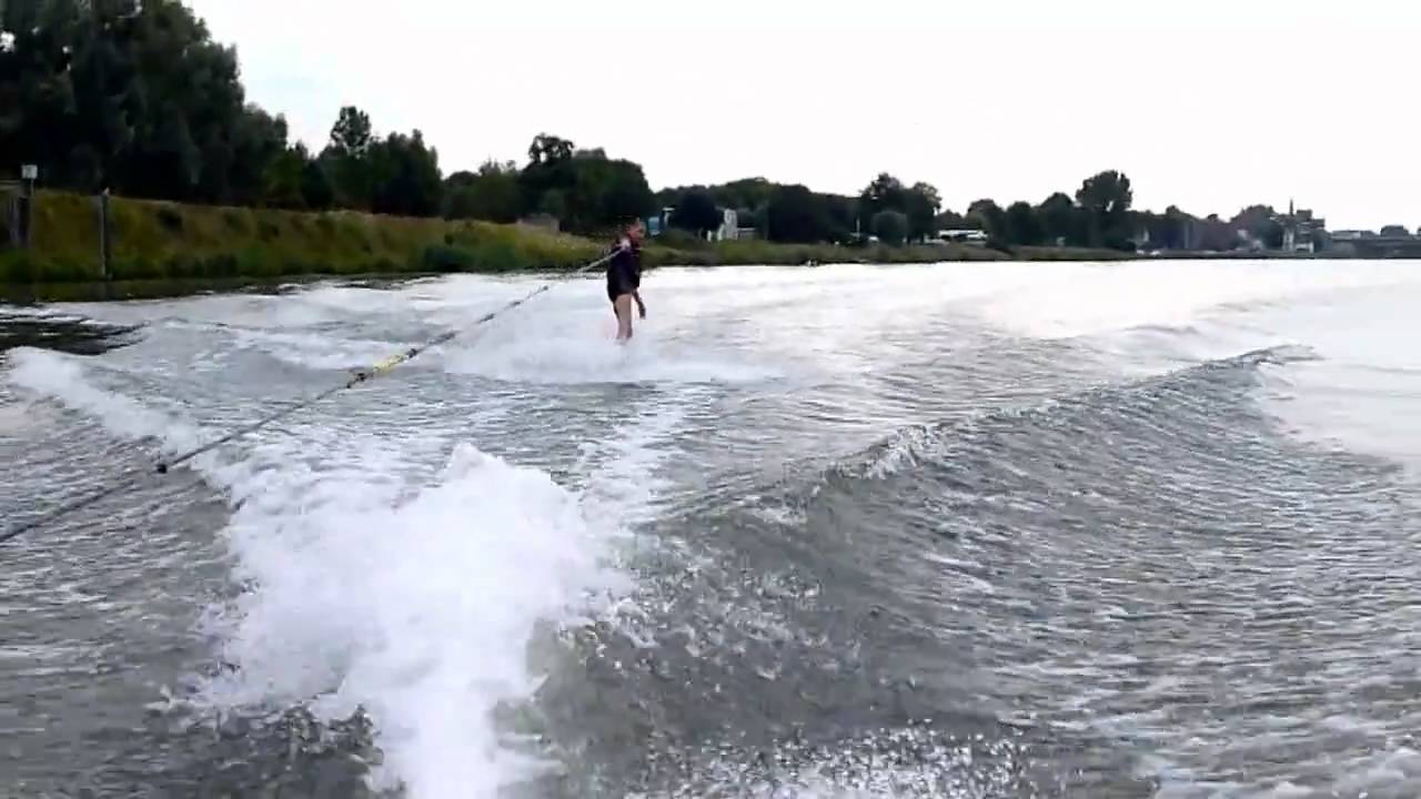 jos van as wakeskate blote voeten op de plank