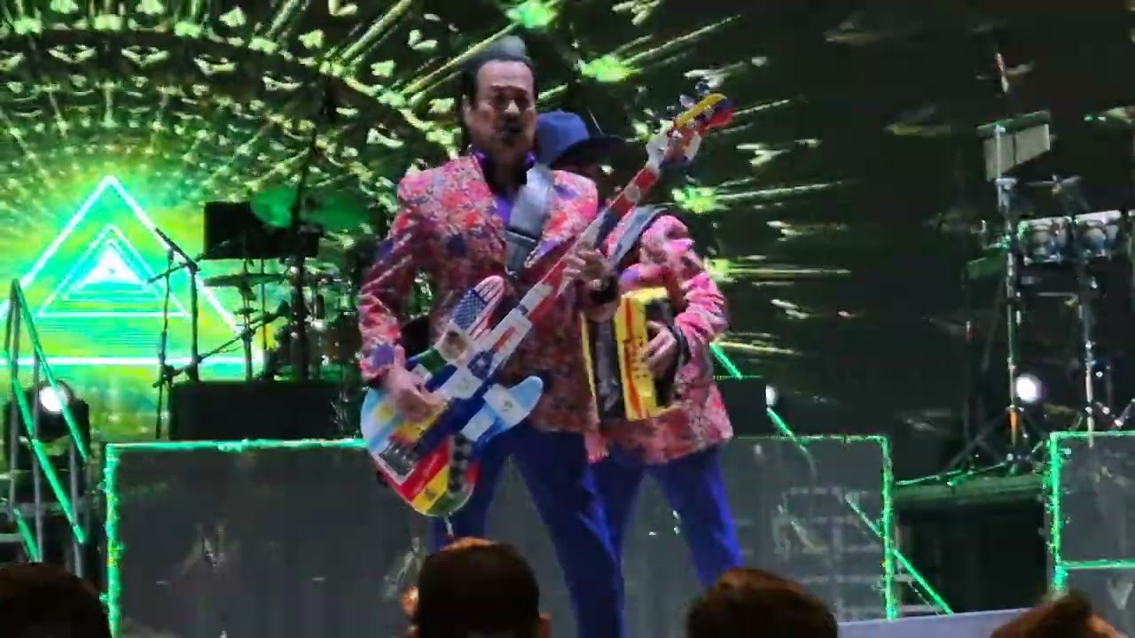 La puerta negra en vivo Los tigres del norte