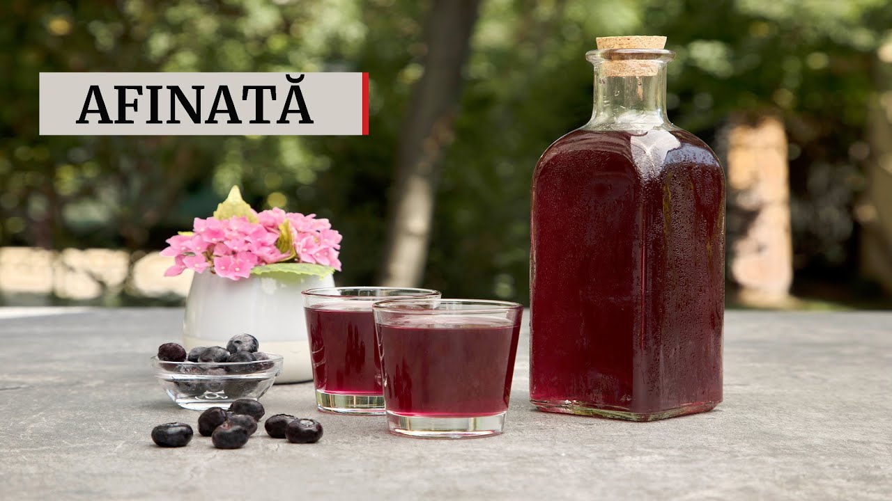 Afinată. Lichior de afine aromat și colorat natural.