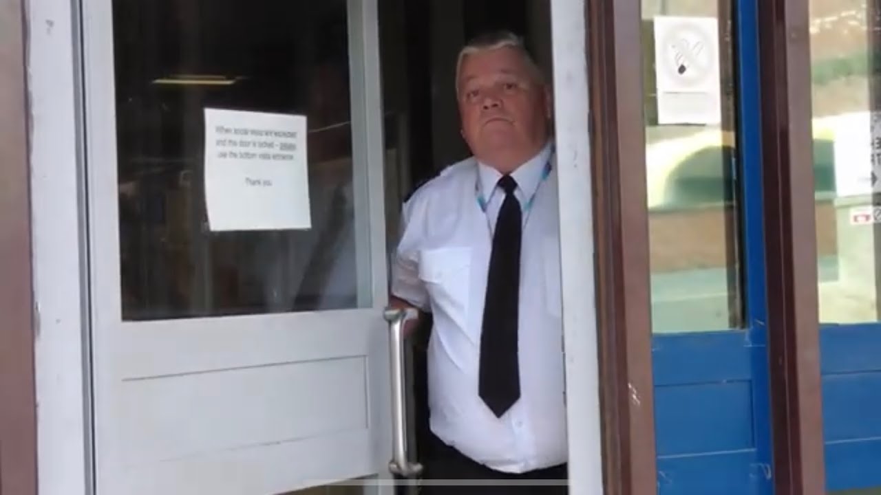 (HMP Wakefield) Вы совершаете правонарушение, летая в ограниченном воздушном пространстве! ✈️