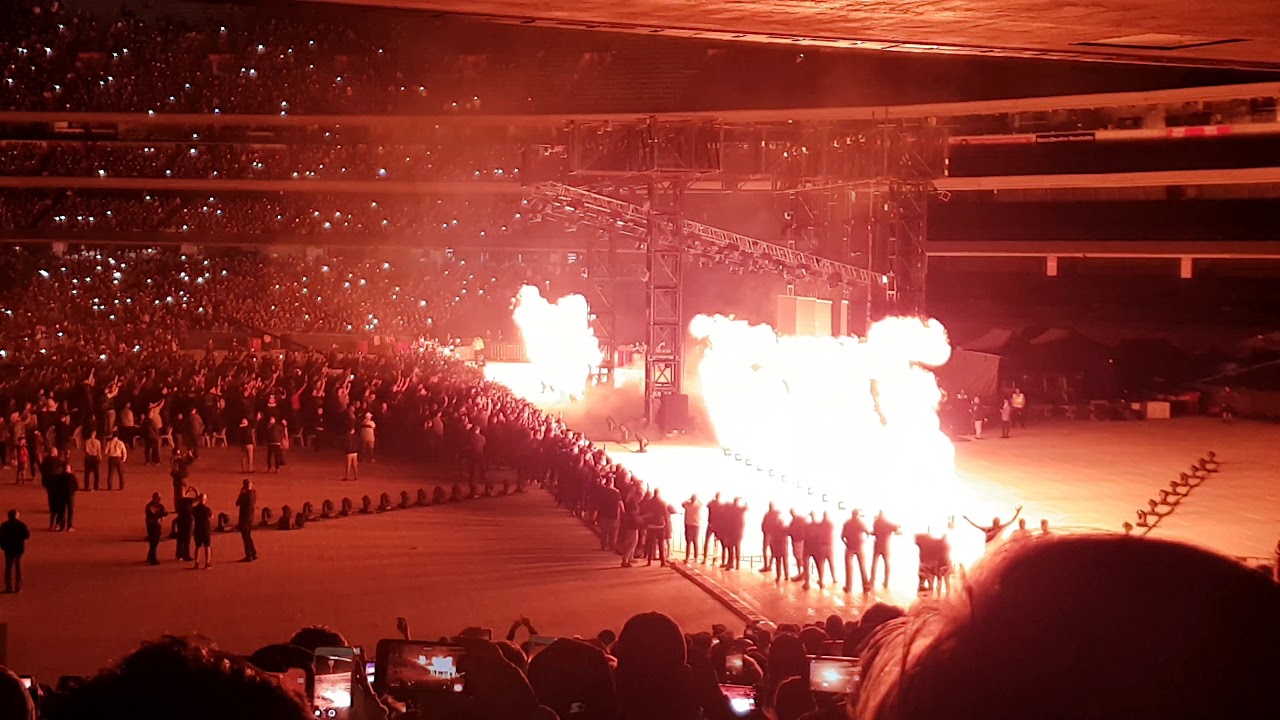 Kane and Undertaker entrance at WWE Super Show-Down 2018