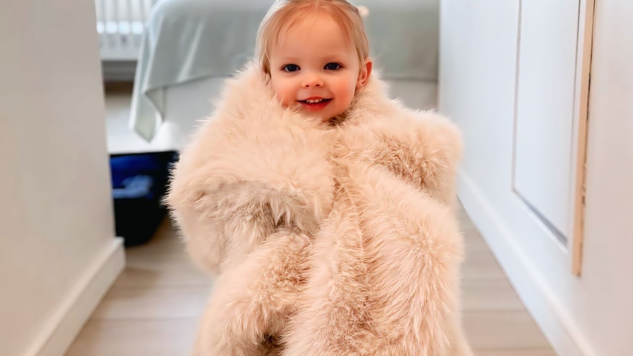 Ellie Calls Every Snowman Olaf… Then Sutton Wakes Up!