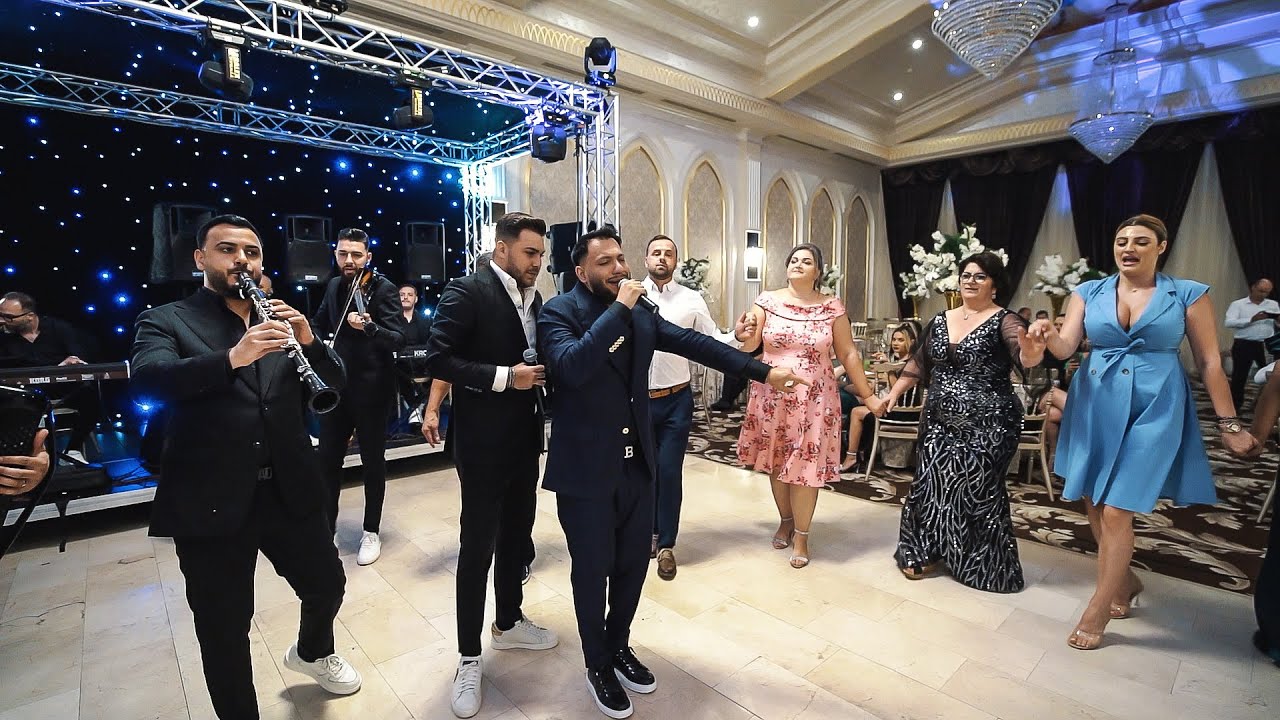 Leo de la Rosiori 💥 M-a facut mama asa ❤️ (LIVE Nunta Cristina & Răzvan) 🎤