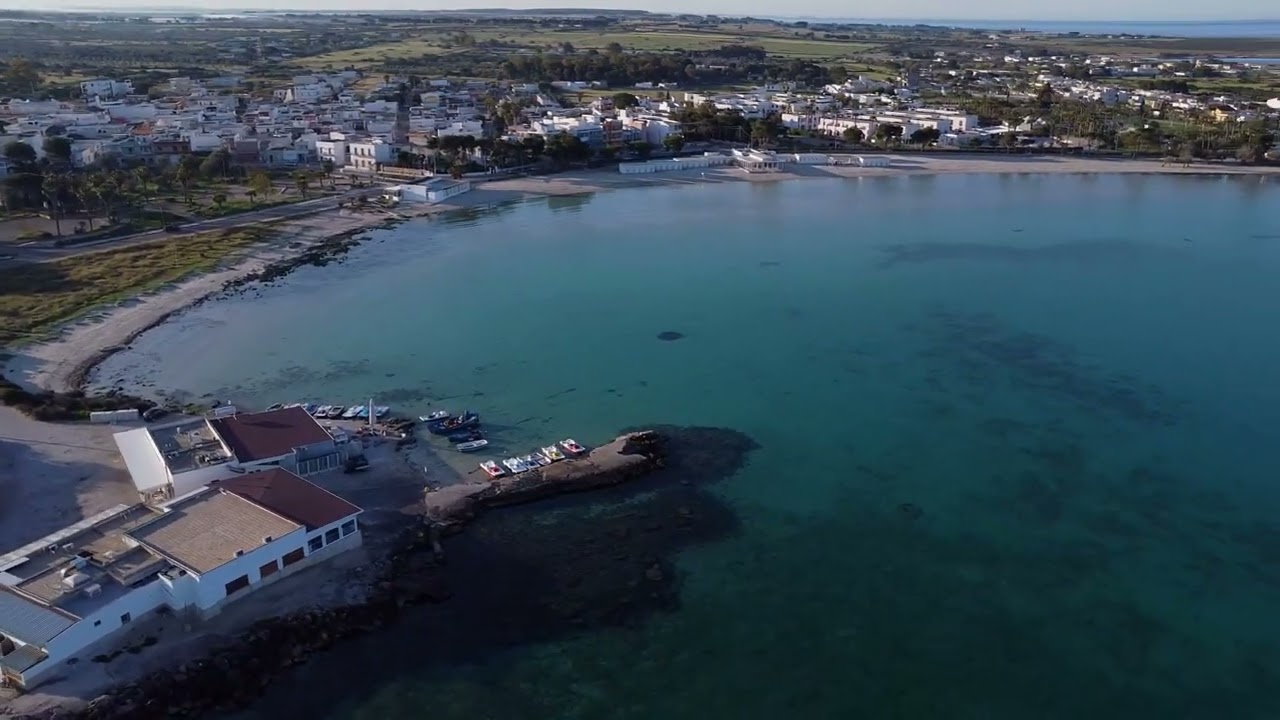 Spiaggia di Sant'Isidoro dall'alto: un sorprendente spettacolo aereo