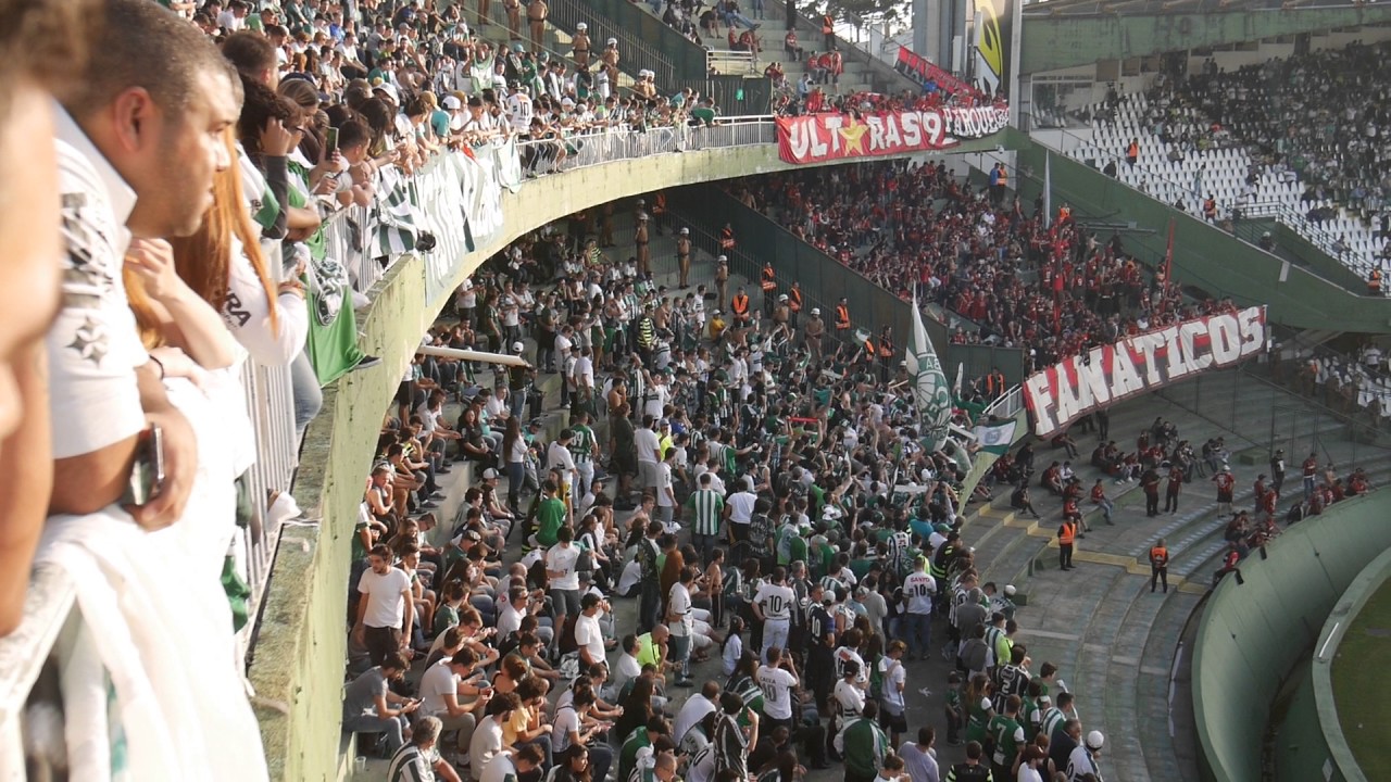 [Curva 1909] Dizem que a arena &eacute; um supermercado... #atleTIBA
