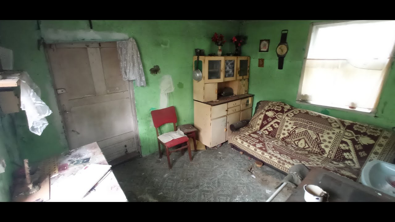 Opuszczona chatka palacza w środku pola #urbex