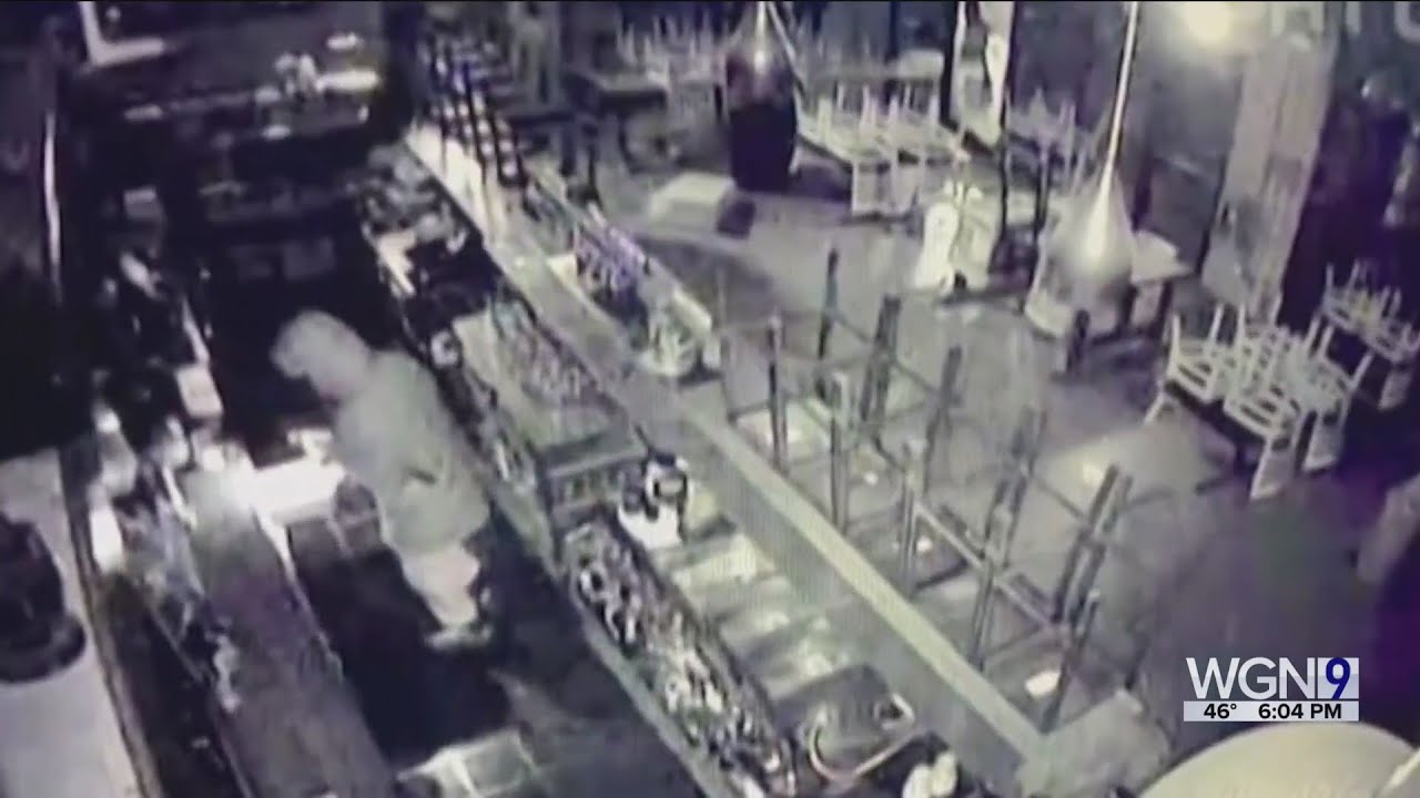 West side bars and restaurants beef up security as CPD warns of April break-ins