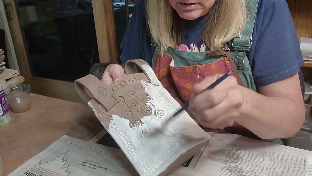 Whitewashing a Kentucky Mudworks Brown Bear Clay Planter/Vase with Amaco's White LUG Underglaze.