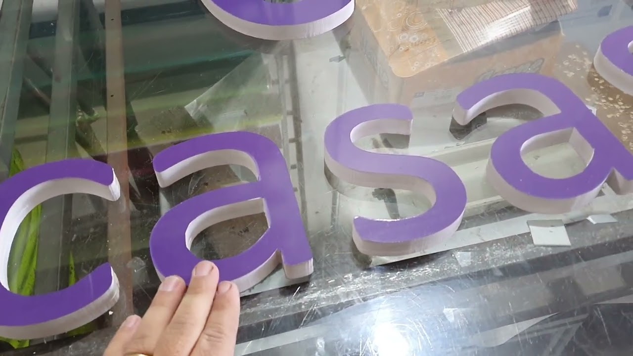 Letras de PVC expandido uma boa alternativa para fachadas. Porque não oferecer a seus clientes?