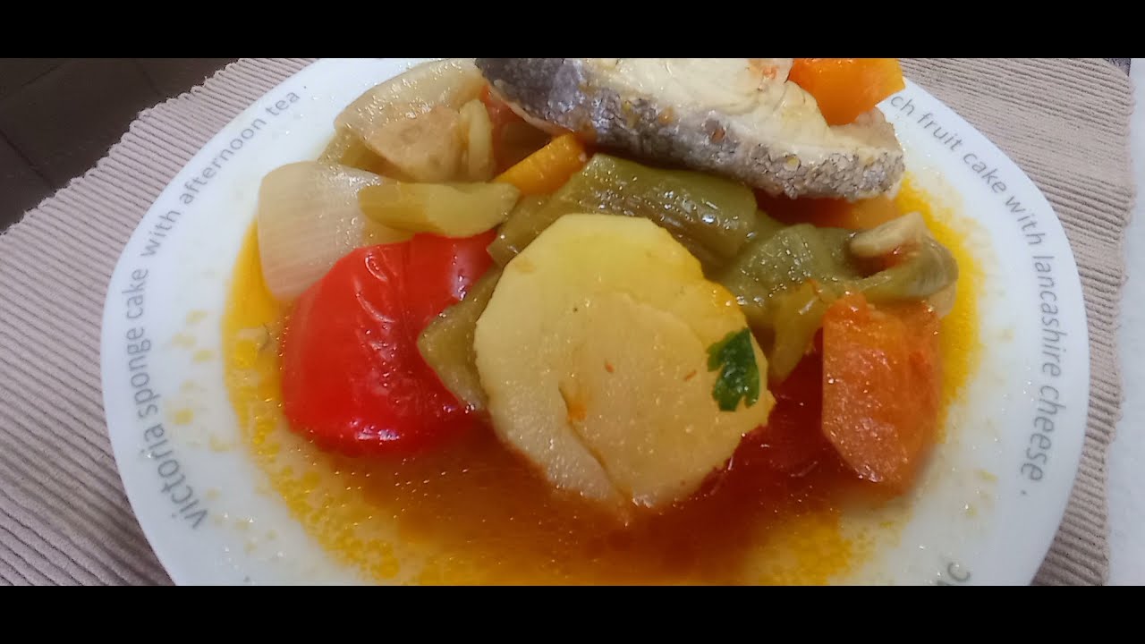 Pescado en blanco sevillano, Andaluz, sopa de verduras con merluza a la sevillana