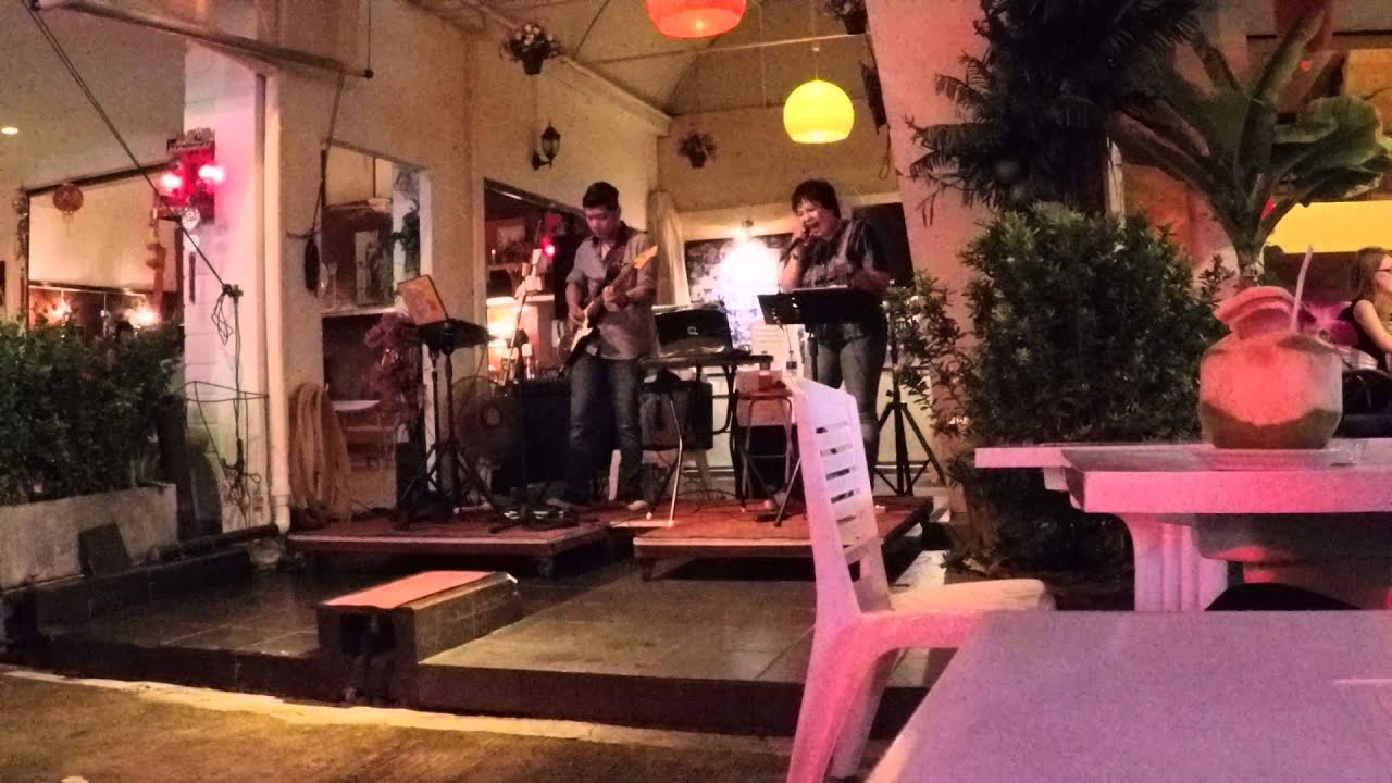Calypso in Karon. Kevin sings Hallelujah
