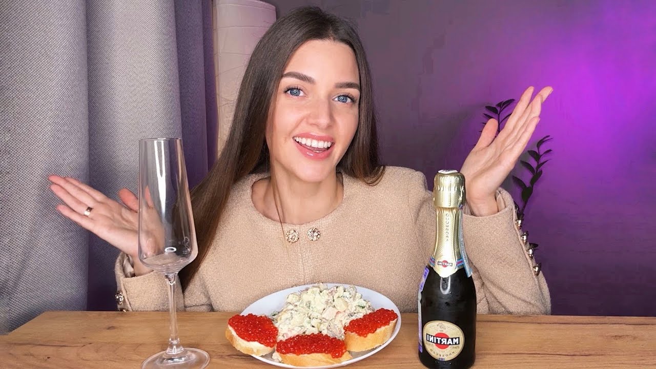 ГОД КАРМЫ🎄НОВОГОДНИЙ МУКБАНГ: оливье, бутерброды с икрой, шампанское MUKBANG prosecco russian salad