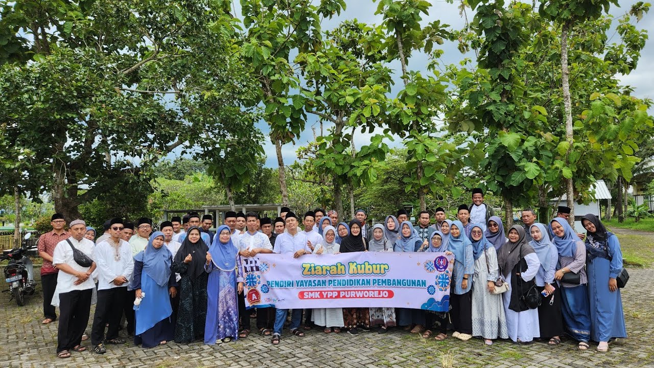 Ziarah Kubur Pendiri Yayasan Pendidikan Pembangunan dalam rangka HUT Ke-56 SMK YPP PURWOREJO