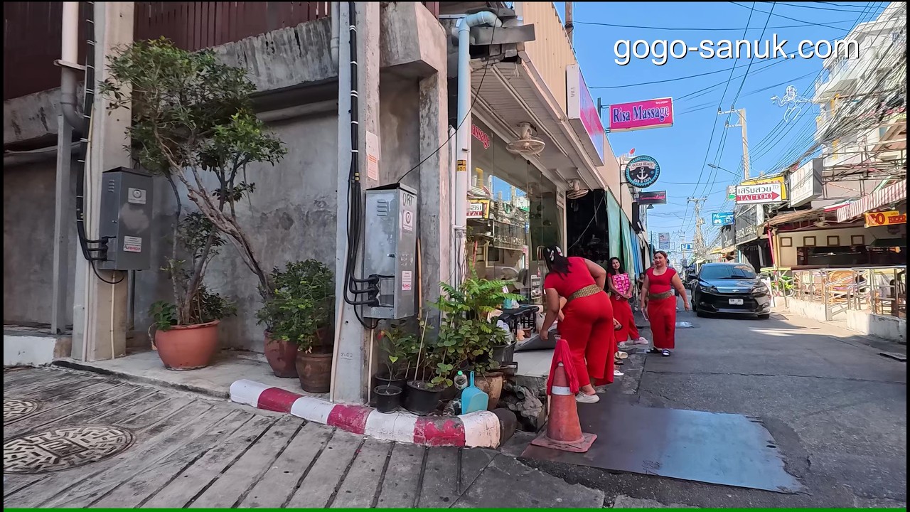 Day Walk in Pattaya 🌞 | Soi Honey to Beach Road Soi 8 🇹🇭