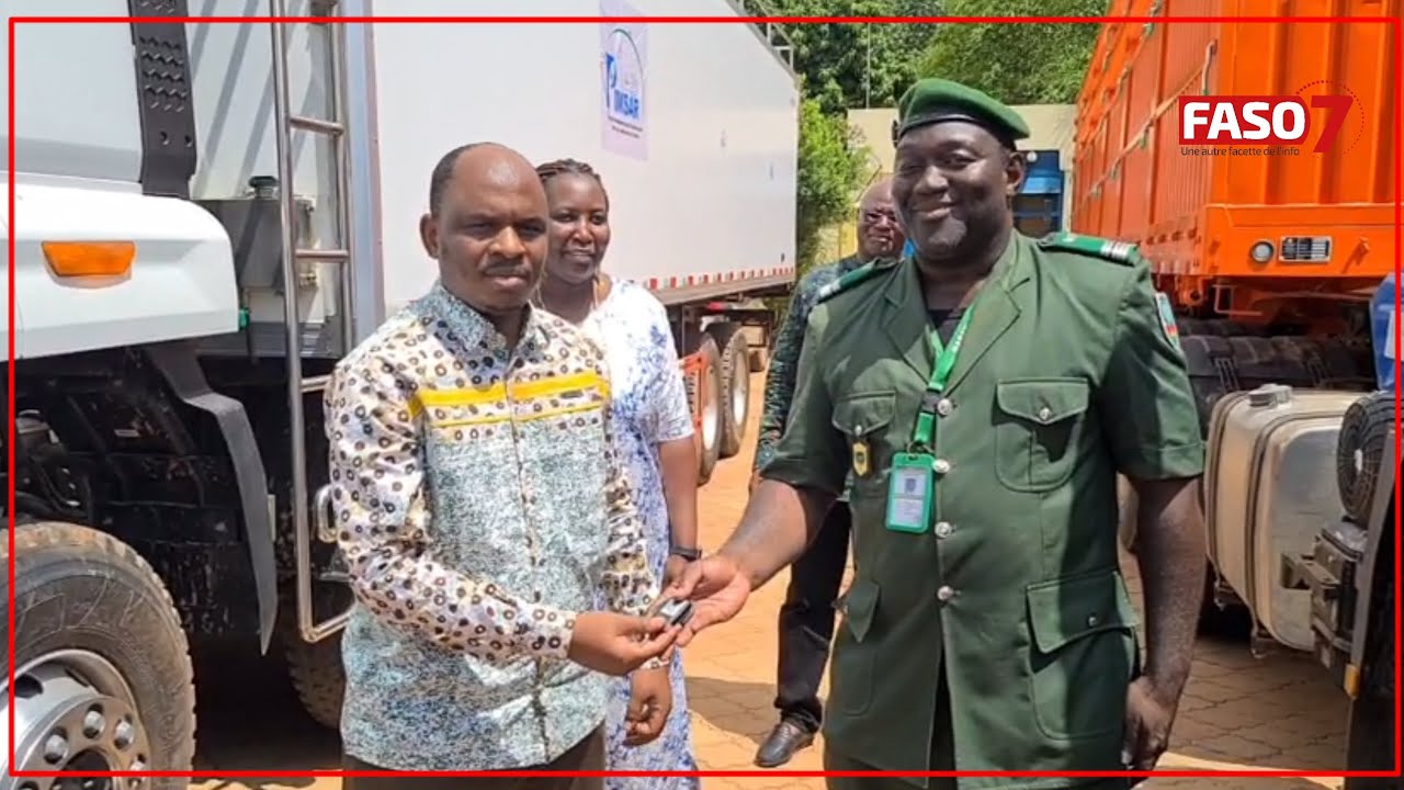 Burkina: Le PRECEL offre 2 camions frigorifiques à la Direction Générale des Ressources Halieutiques